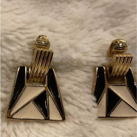 Trifari vintage Art Deco design clip on earrings, 1980’s era - Picture 12 of 12